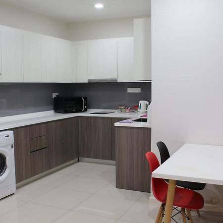 Suasana Suites D'Homestay Jb Town جوهر بهرو المظهر الخارجي الصورة