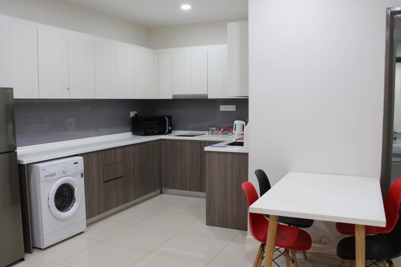 Suasana Suites D'Homestay Jb Town جوهر بهرو المظهر الخارجي الصورة
